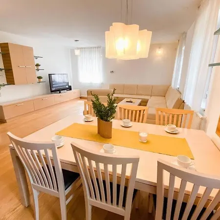Apartment Zvoncek 公寓